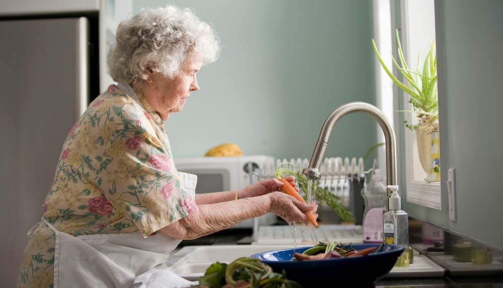 как найти домработницу